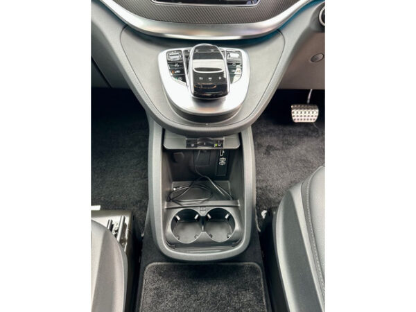 メルセデス・ベンツ  V220d アバンギャルド ロング AMGライン - 画像 (24)