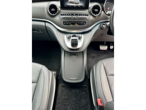 メルセデス・ベンツ  V220d アバンギャルド ロング AMGライン - 画像 (26)