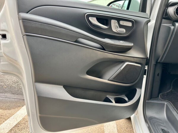 メルセデス・ベンツ  V220d アバンギャルド ロング AMGライン - 画像 (51)